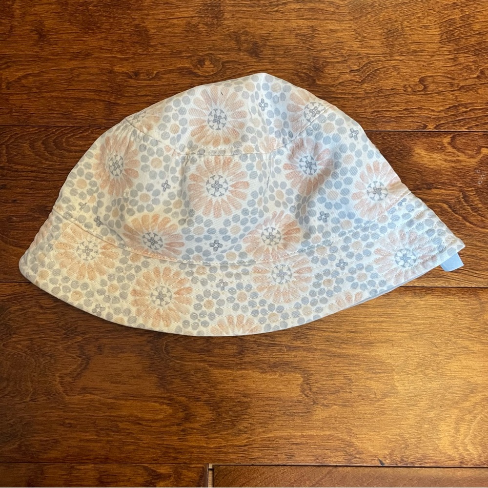 Abercrombie pattern bucket hat